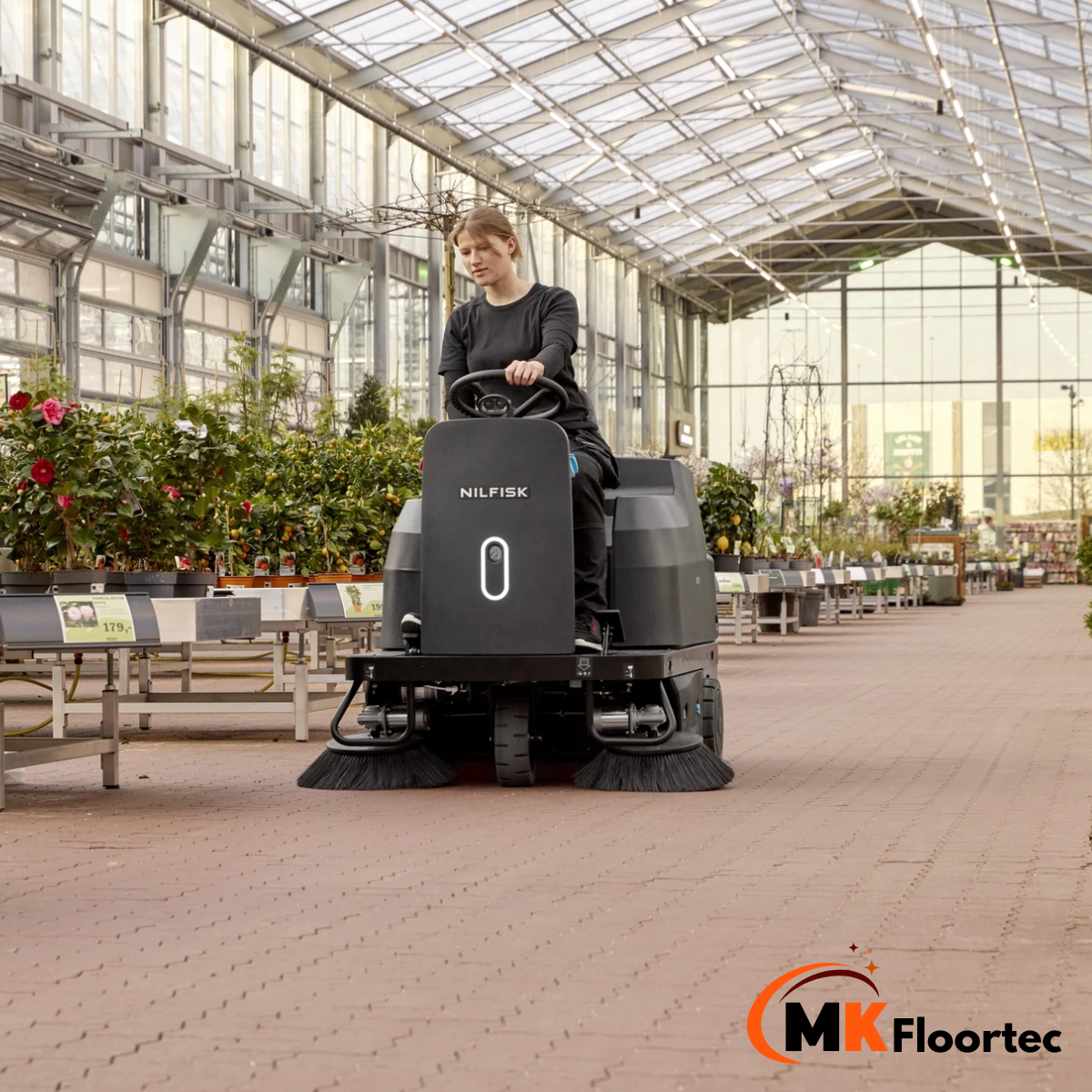 Nilfisk SW3000 Industrial Ride-On Sweeper