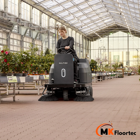 Nilfisk SW3000 Industrial Ride-On Sweeper