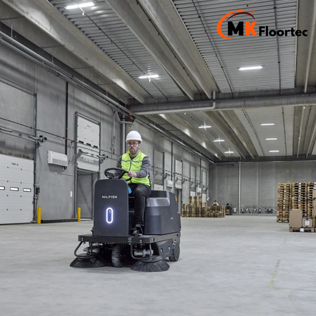 Nilfisk SW3000 Industrial Ride-On Sweeper