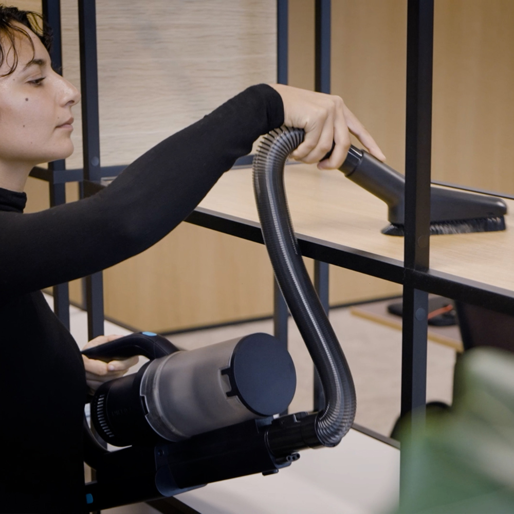 Nilfisk VU200 Cordless Stick Vacuum Cleaner - Commercial