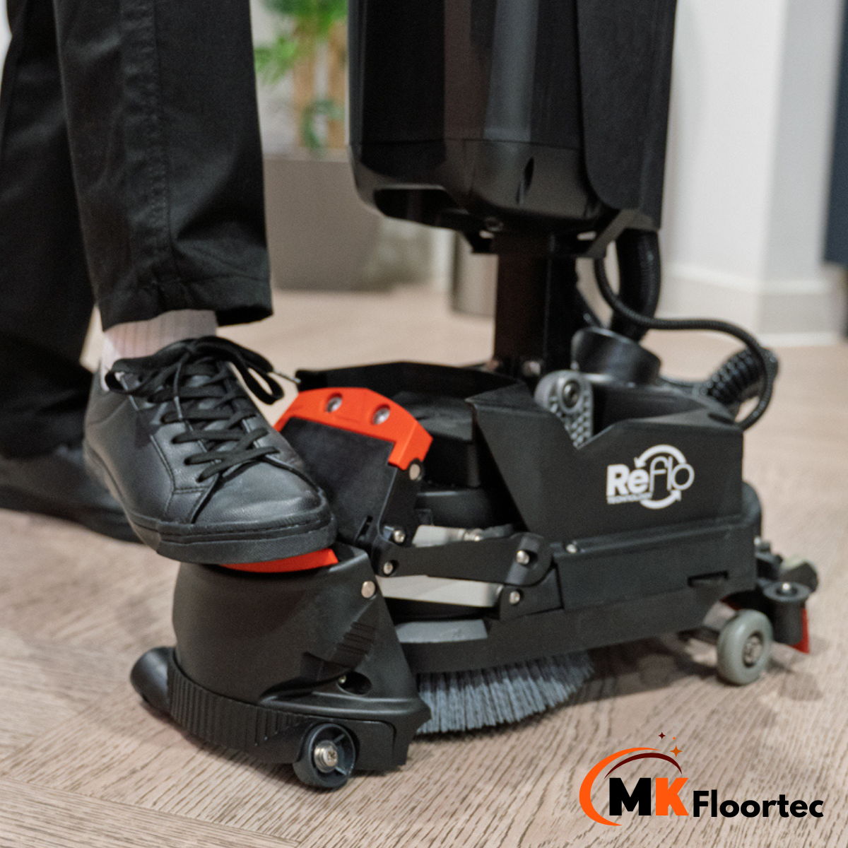 Numatic 220NX Compact Floor Scrubber Dryer